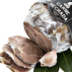 carne mechada bañada en manteca blanca de cerdo ibérico